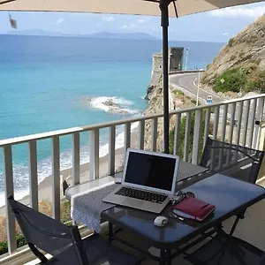Laguna Blu Davanti Alle Isole Eolie Appartamento